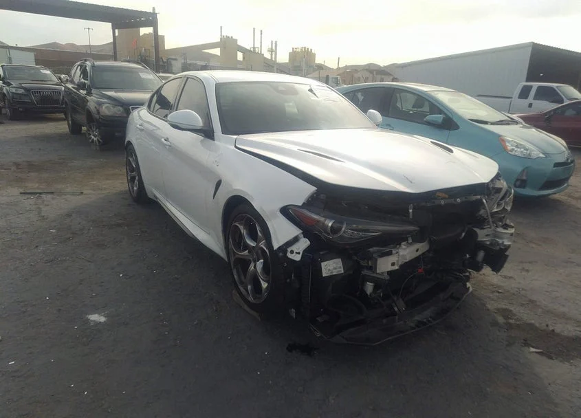 Alfa Romeo Giulia Quadrifoglio 2017 ZARFAEAV5H7543612